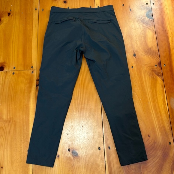 ATHLETA 6 Olive Green Wander Utility Pant - Picture 5 of 8